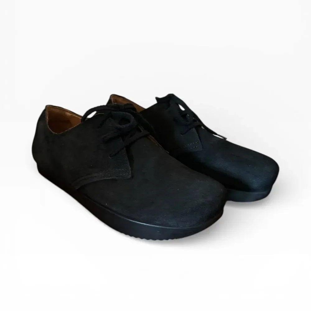 Earth Suede Shoes Men’s Size 10